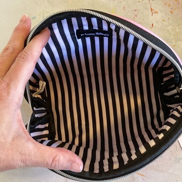 Marc Tetro Zipper Bag - Picture 6 of 7